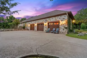 8121 Bluff Trail, Austin, TX 78737 - Photo 30