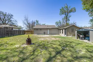 823 Hickory St, Rockdale, TX 76567 - Photo 18