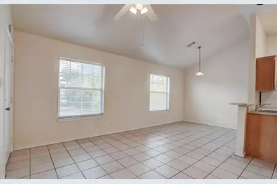 427 Lindsey Street #112, San Marcos, TX 78666 - Photo 4