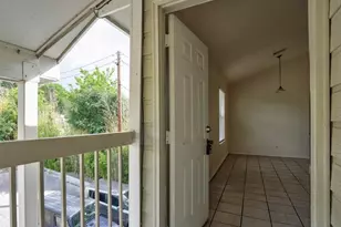 427 Lindsey St, San Marcos, TX 78666 - Photo 2