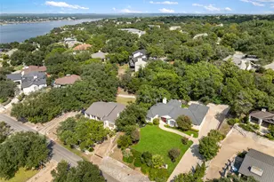 914 Challenger, Lakeway, TX 78734 - Photo 2
