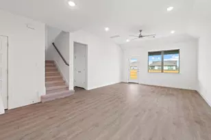 1002 Universal Dr, Hutto, TX 78634 - Photo 6
