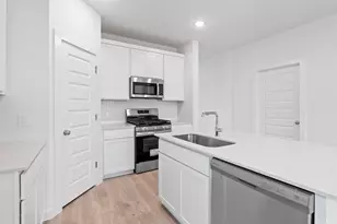1002 Universal Dr, Hutto, TX 78634 - Photo 12