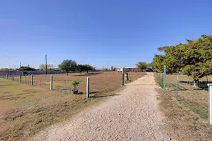 142 Friar Ct, Kyle, TX 78640 - Photo 20