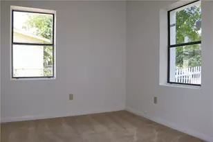1166 Ridgeway Dr, Austin, TX 78702 - Photo 14