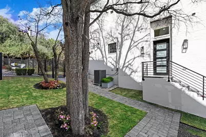 1719 Spyglass Drive #16, Austin, TX 78746 - Photo 4