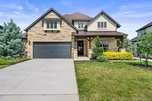 8108 Turning Leaf Cir, Lago Vista, TX 78645 - Photo 2