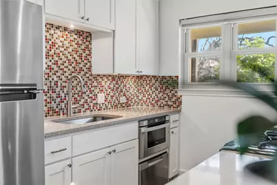 2301 Lawnmont Avenue #8, Austin, TX 78756 - Photo 6