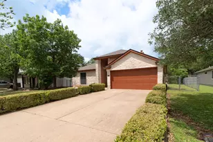 1902 Hollow Tree Blvd, Round Rock, TX 78681 - Photo 2