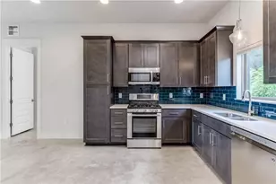 8411 Bowling Green Dr, Austin, TX 78757 - Photo 10