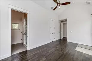 8411 Bowling Green Dr, Austin, TX 78757 - Photo 14