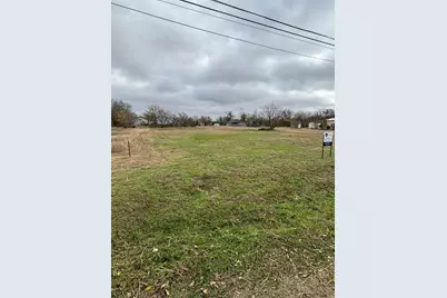 1302 Frink Street, Taylor, TX 76574 - Photo 2