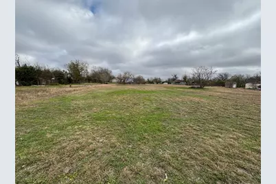 1302 Frink Street, Taylor, TX 76574 - Photo 8