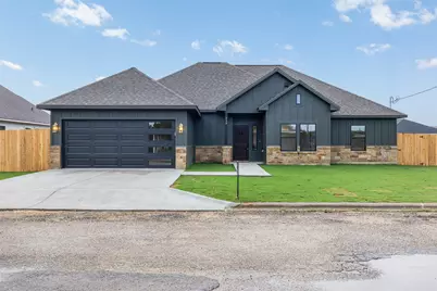 330 Cactus Street, Giddings, TX 78942 - Photo 1