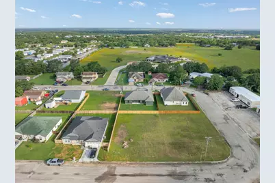 330 Cactus Street, Giddings, TX 78942 - Photo 28