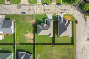 330 Cactus St, Giddings, TX 78942 - Photo 24