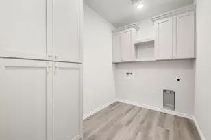 330 Cactus St, Giddings, TX 78942 - Photo 14