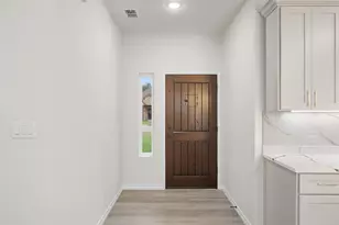 330 Cactus St, Giddings, TX 78942 - Photo 6