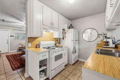3305 Dolphin Drive, Austin, TX 78704 - Photo 14