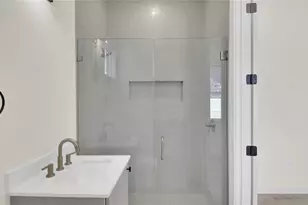 6802 Montana St, Austin, TX 78741 - Photo 12