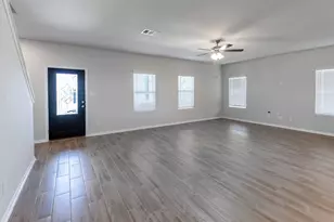 303 Ravens Crst Dr, Hutto, TX 78634 - Photo 2