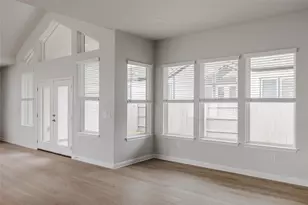 8512 Dongan Dr, Austin, TX 78744 - Photo 10