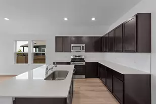 13804 Ryan Range Ln, Elgin, TX 78621 - Photo 8