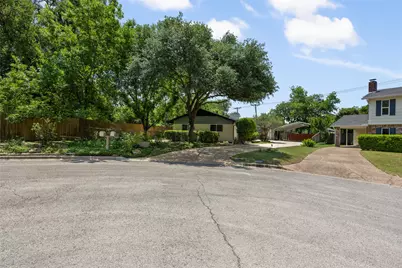 8500 Woodstone Dr, Austin, TX 78757 - Photo 2
