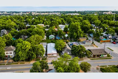 2113 E Cesar Chavez Street, Austin, TX 78702 - Photo 2