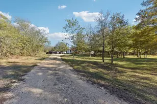 1777 Fox Ln, Lockhart, TX 78644 - Photo 4
