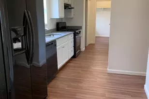 516 San Saba St, Lockhart, TX 78644 - Photo 6