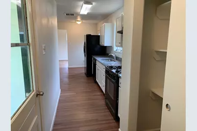 516 San Saba Street, Lockhart, TX 78644 - Photo 8