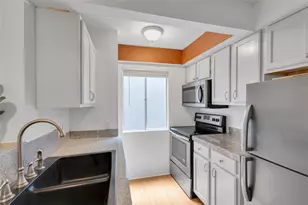 3018 S 1st St, Austin, TX 78704 - Photo 8