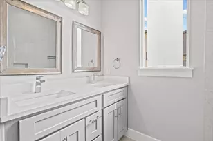 706 Short Kemp St, Austin, TX 78741 - Photo 20