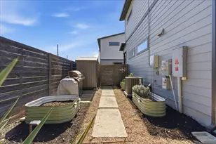 706 Short Kemp St, Austin, TX 78741 - Photo 32
