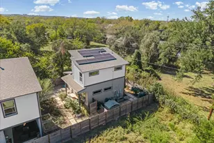706 Short Kemp St, Austin, TX 78741 - Photo 32