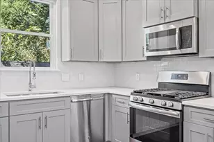 706 Short Kemp St, Austin, TX 78741 - Photo 12