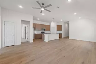 104 Malibu, Hutto, TX 78634 - Photo 4