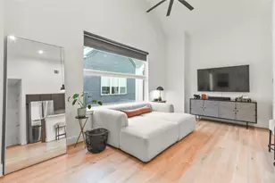 1141 W 17th St, Houston, TX 77008 - Photo 4