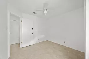 8711 Pineridge Dr, Austin, TX 78729 - Photo 20