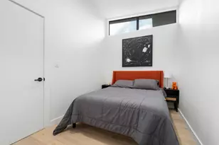 400 E 30th St, Austin, TX 78705 - Photo 14