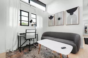 400 E 30th St, Austin, TX 78705 - Photo 4