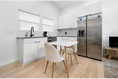 400 E 30th Street #200, Austin, TX 78705 - Photo 8