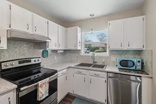 115 Village Dr, Kerrville, TX 78028 - Photo 12