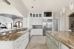 805 Brooks Hollow Rd, Lakeway, TX 78734 - Photo 4