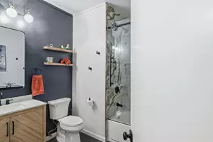 203 E 31st St, Austin, TX 78705 - Photo 12