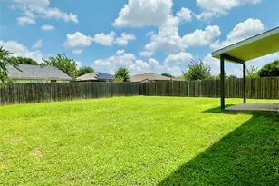 304 Wegstrom St, Hutto, TX 78634 - Photo 10