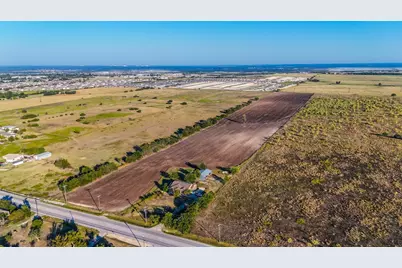 1501 Fm-487, Jarrell, TX 76537 - Photo 2