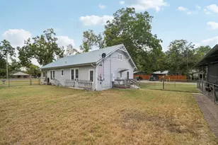 611 N Main St, Elgin, TX 78621 - Photo 34