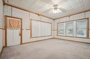 611 N Main St, Elgin, TX 78621 - Photo 10